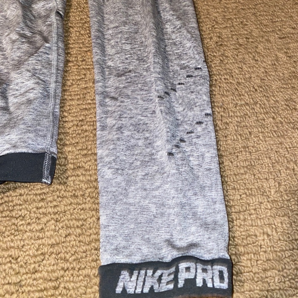 Nike Pro Leggings - Picture 4 of 5